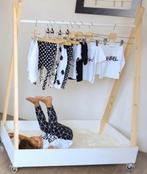 Houten Kledingrek Op Wielen | Kledingkast | Kinderkapstok, Kinderen en Baby's, Kinderkamer | Commodes en Kasten, Ophalen, Kast