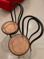 2 Thonet stoelen in hout, Enlèvement