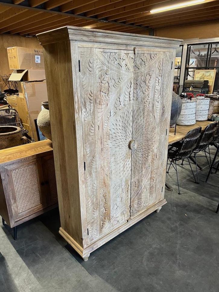 Fraaie Handgesneden Kast uit India pracht exemplaar Nieuw, Huis en Inrichting, Kasten | Buffetkasten, Nieuw, 150 tot 200 cm, 100 tot 150 cm