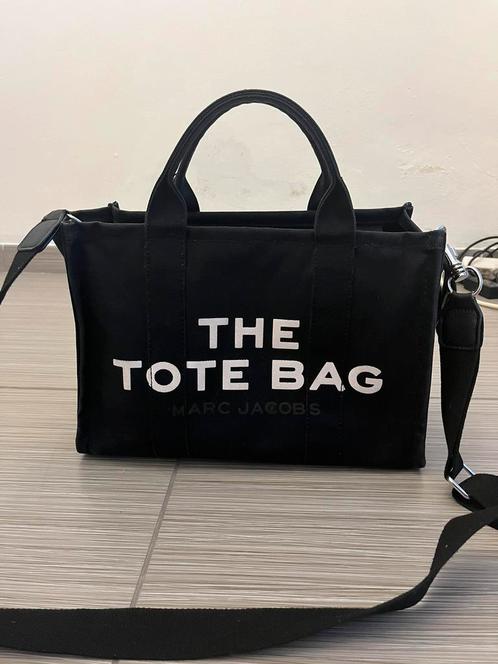 Marc Jacobs The Tote Bag medium, Handtassen en Accessoires, Tassen | Schoudertassen, Zo goed als nieuw, Zwart, Verzenden