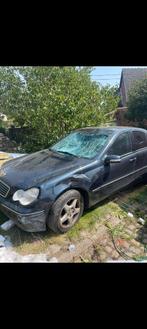 Mercedes c180 accidenté pour export, Autos, Achat, Boîte manuelle, Noir, 5 portes