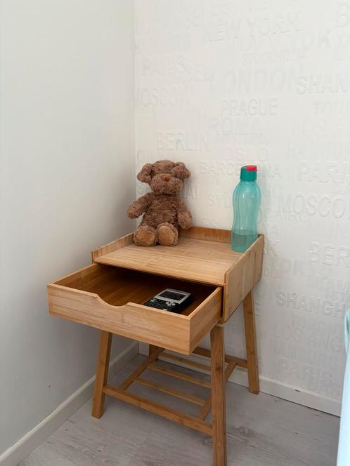 🌿Houten nachtkastje – Scandinavische stijl🌿, Huis en Inrichting, Slaapkamer | Nachtkastjes, Zo goed als nieuw, Minder dan 55 cm