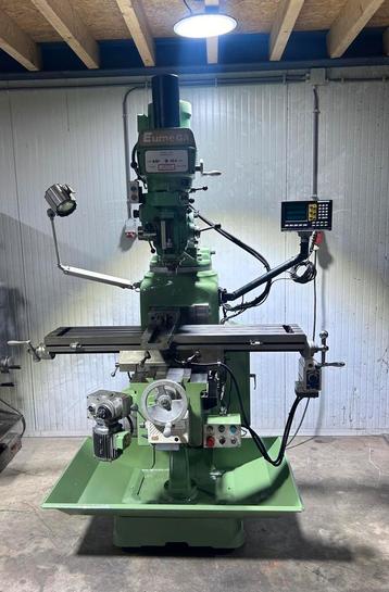 Verticale freesmachine eumega beschikbaar voor biedingen