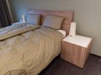Bed- lattenbodem -nachtkastjes- kastje, Huis en Inrichting, Slaapkamer | Bedden, 160 cm, 190 cm of minder, Beige, Zo goed als nieuw
