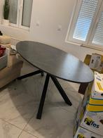 Moderne Ikea eettafel – marmerlook & zwart onderstel, Huis en Inrichting, Tafels | Eettafels, Ophalen, Ovaal, Metaal