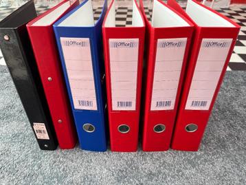 6 nieuwe klasseurs/ordners, stevige kwaliteit, A4 formaat beschikbaar voor biedingen
