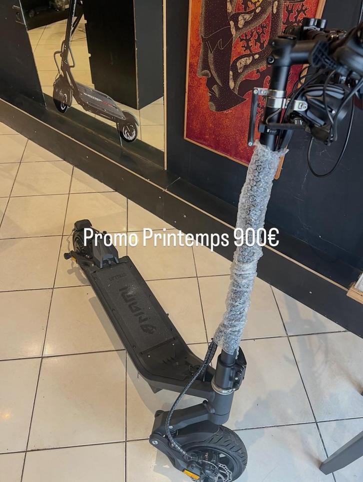 Trottinette électrique Nami Stellar, Fietsen en Brommers, Steps, Nieuw, Ophalen