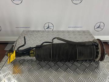 Schokdemper rechts-voor van een Mercedes S-Klasse beschikbaar voor biedingen
