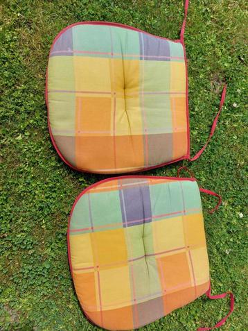 Tuin kussen 2 stuks 45x45 voor de twee 4€ beschikbaar voor biedingen