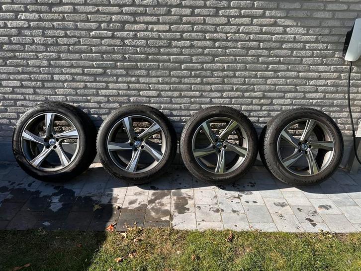 Originele Volvo XC60 Winterset 19 inch modeljaar 2008 - 2017, Auto-onderdelen, Banden en Velgen, Band(en), Winterbanden, 19 inch
