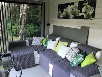 Canapé trois places avec lit beschikbaar voor biedingen