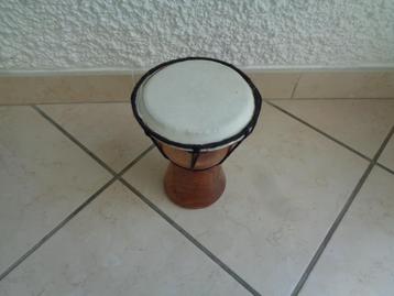Tambour mini-Djembé. Fantaisie. beschikbaar voor biedingen
