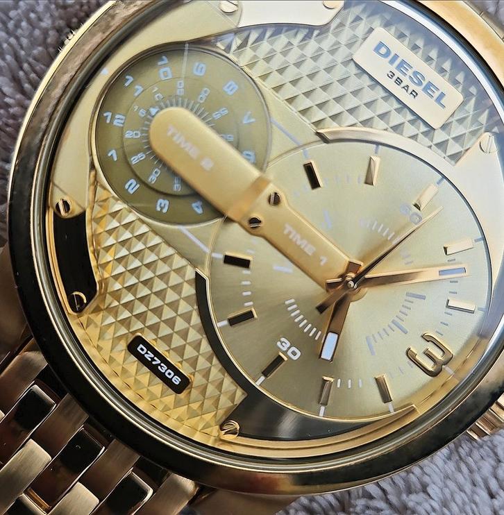 Diesel herenhorloge goudkleurig/groot model, Handtassen en Accessoires, Horloges | Heren, Gebruikt, Polshorloge, Ophalen of Verzenden