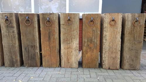 Oude hardhouten zuilen meerpalen kunstwerk vaas beeld, Tuin en Terras, Tuinbeelden, Zo goed als nieuw, Overige typen, Hout, Ophalen of Verzenden