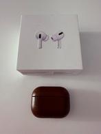Apple AirPods Pro (1e gen) + Nomad leren hoes, Ophalen of Verzenden, Zo goed als nieuw, In gehoorgang (in-ear), Bluetooth