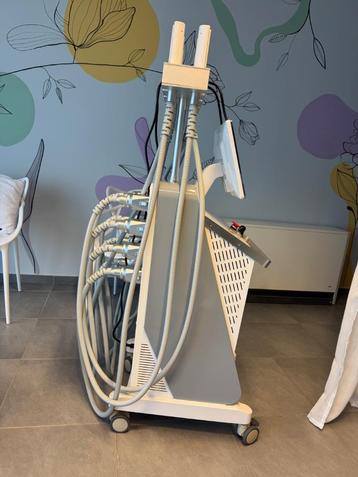 Cryolipolise 8 plaques  beschikbaar voor biedingen