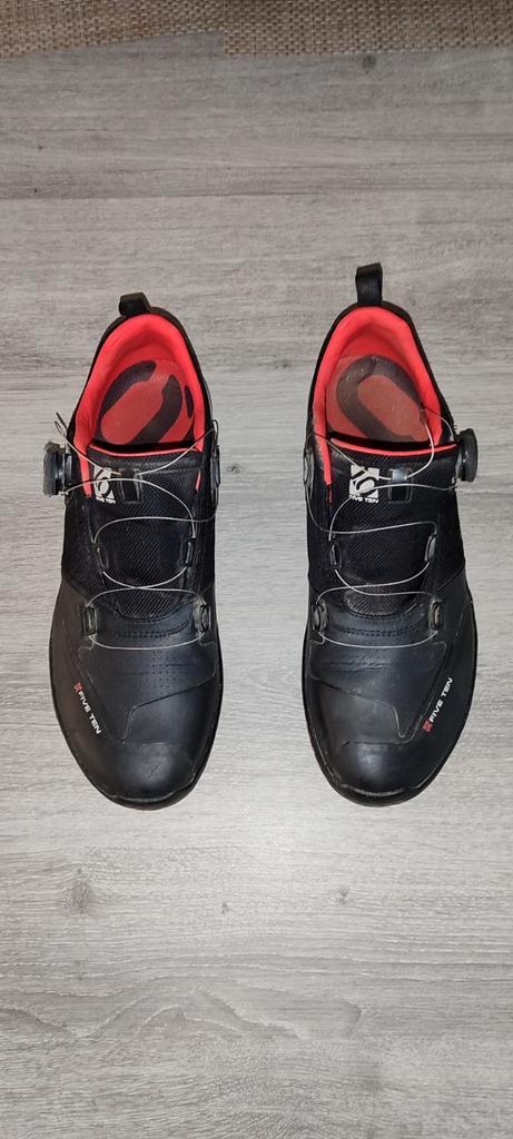 Chaussures VTT Adidas FiveTen p.45 + SPD, Sport en Fitness, Basketbal, Gebruikt, Schoenen, Ophalen