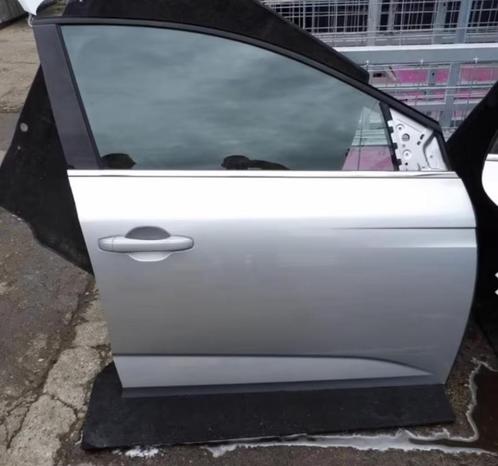 Megane 4 voorklep aan passagierszijde, Auto-onderdelen, Carrosserie, Deur, Renault, Voor, Gebruikt, Ophalen
