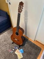 Akoestische gitaar (Cuenca 40-R) incl. toebehoren, Musique & Instruments, Instruments à corde | Guitares | Acoustiques, Comme neuf