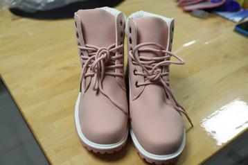 Bottines dame rose  disponible aux enchères