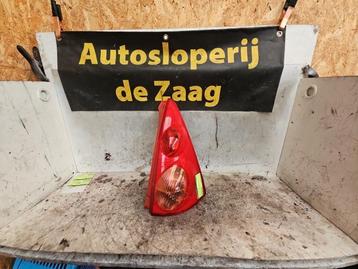 Achterlicht rechts van een Peugeot 107 beschikbaar voor biedingen