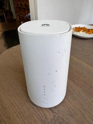 Huawei GiGa Cube B528s WiFi op basis van een GSM kaart beschikbaar voor biedingen