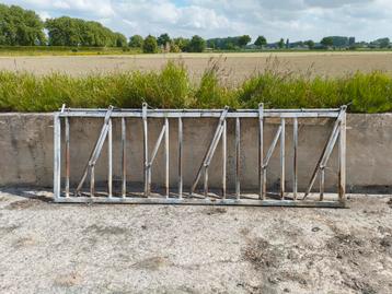 Vee hekken 3meter 3stuks  beschikbaar voor biedingen