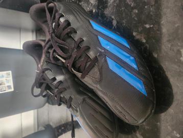 Voetbal schoenen  beschikbaar voor biedingen