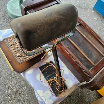Lamp. Erpe.  Notaris lamp.  beschikbaar voor biedingen