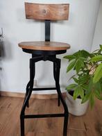 Industriële barstoelen – hout en metaal – 2 stuks, Huis en Inrichting, Barkrukken, Ophalen, Zo goed als nieuw, Metaal
