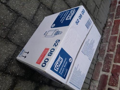 Schuimzeep ontsmetting TORK 520800 + Dispenser TORK 561500, Huis en Inrichting, Schoonmaakartikelen, Overige typen, Ophalen