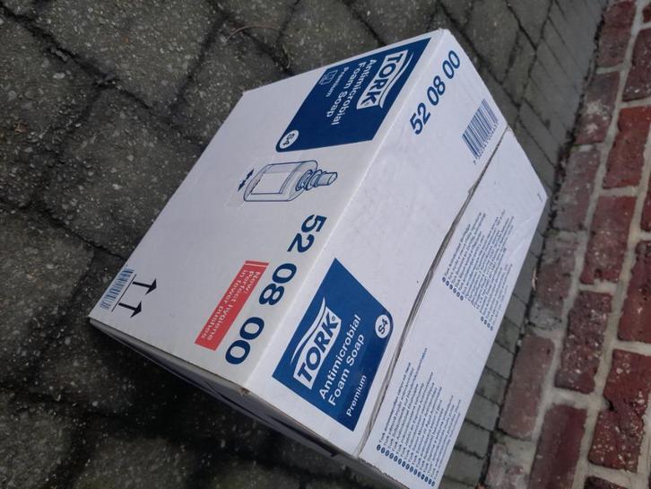 Schuimzeep ontsmetting TORK 520800 + Dispenser TORK 561500, Huis en Inrichting, Schoonmaakartikelen, Overige typen, Ophalen