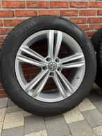 VW TIGUAN R LINE 18 INCH WINTERSET - 235/55/R18, Auto-onderdelen, Banden en Velgen, Ophalen, 18 inch, Gebruikt, Banden en Velgen