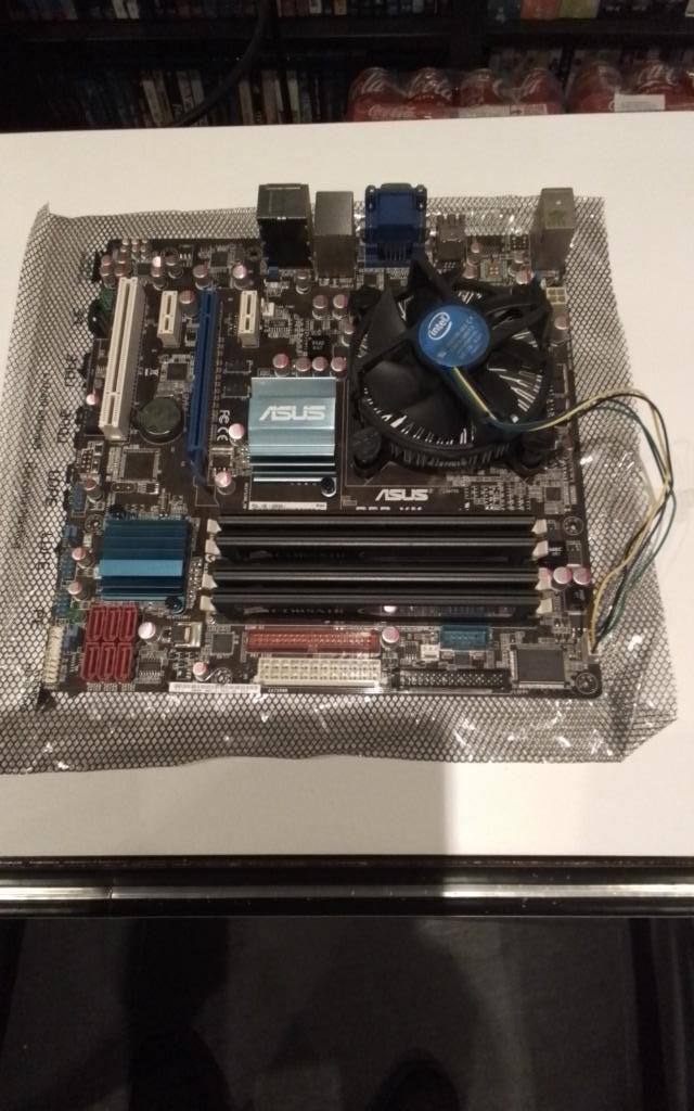 MB+CPU+COOLER+RAM, Computers en Software, Moederborden, Gebruikt, Intel, DDR2, Ophalen of Verzenden