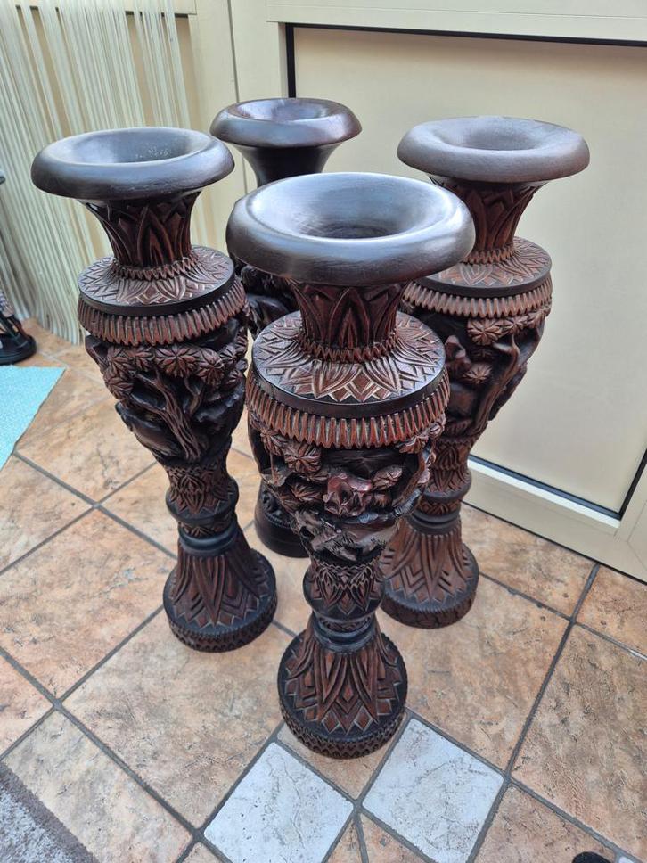 Vintage artisanale houten vloervazen met reliëfdetails, Antiquités & Art, Antiquités | Vases, Enlèvement ou Envoi