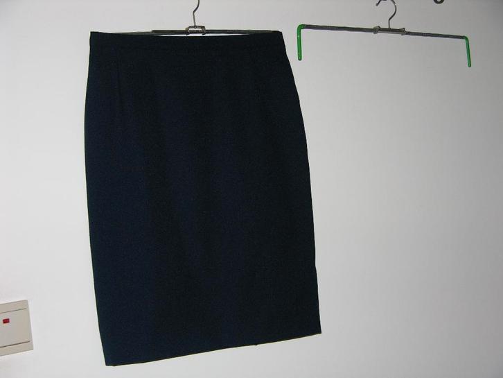 20 Kledinghangers dames (rokken / broeken) 2€/stuk, Kleding | Dames, Kledinghangers, Ophalen