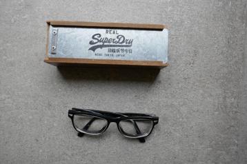 Monture de lunettes noire Superdry disponible aux enchères