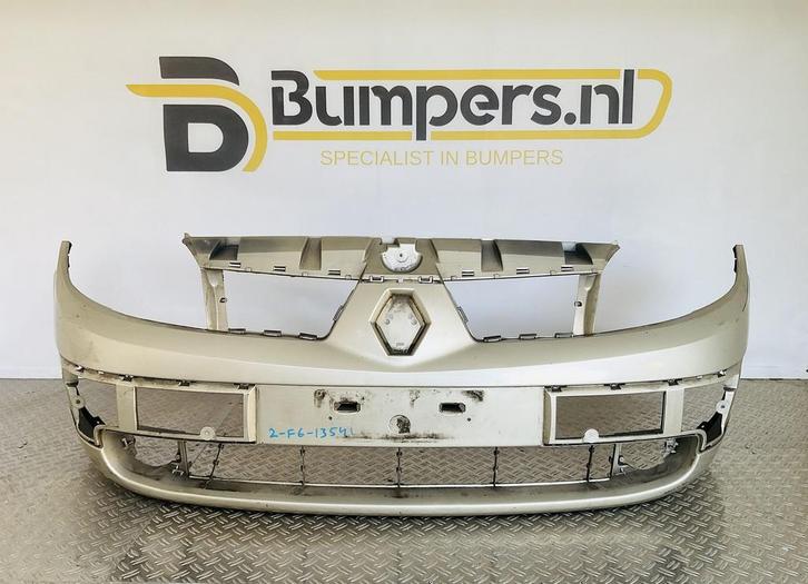 Bumper Renault Scenic 03-07 8200139528 Voorbumper 2-F6-13541, Autos : Pièces & Accessoires, Carrosserie & Tôlerie, Pare-chocs