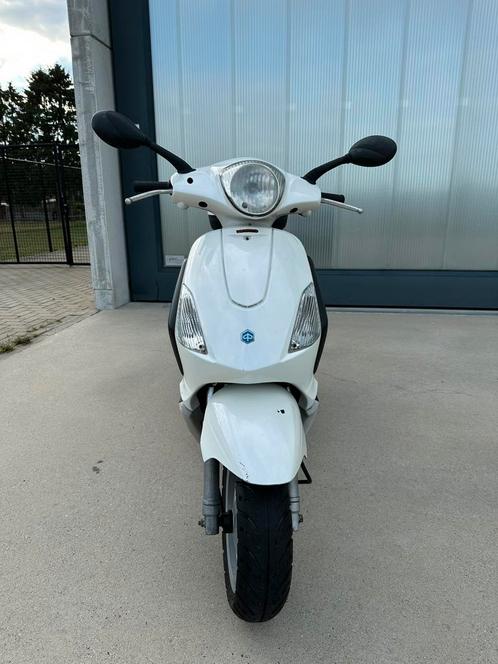 Piaggio fly 50cc 4T B-klasse, Fietsen en Brommers, Brommers | Overige merken, Ophalen
