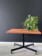 Vintage tafeltje op wielen - bijzettafel, Huis en Inrichting, Tafels | Bijzettafels, Gebruikt, 75 cm of meer, Rechthoekig, Ophalen