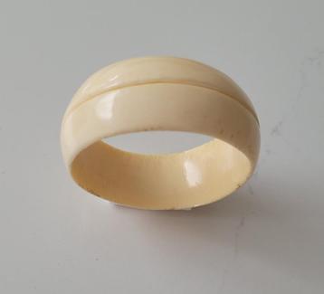 ANTIEKE IVOREN ARMBAND beschikbaar voor biedingen