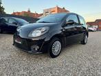 Renault Twingo 1.2i *12 mois de garantie* (bj 2008), Auto's, 4 zetels, 4 cilinders, Zwart, Bedrijf