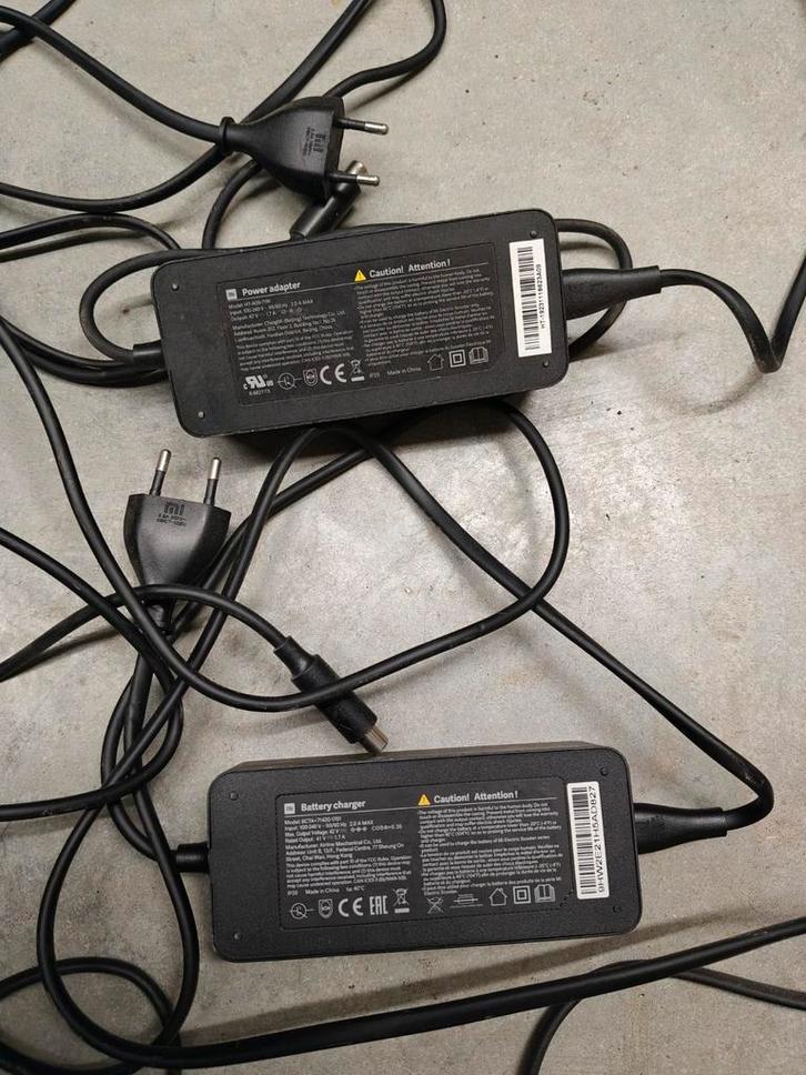 Opladers step Xiaomi pro 2, Vélos & Vélomoteurs, Trottinettes, Comme neuf, Step électrique (E-scooter), Enlèvement ou Envoi
