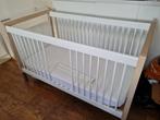 Peuterbed + matras, Kinderen en Baby's, Kinderkamer | Bedden, Ophalen, Gebruikt, 70 tot 85 cm, 140 tot 160 cm