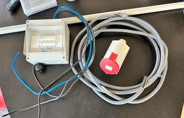 32A stopcontact met c32 zekering en kabels, Enlèvement, Comme neuf, Interrupteur