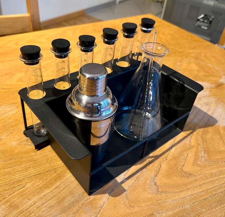 Cocktailset „Labo Mixo” - Shotglazen in reageerbuisstijl, Verzamelen, Glas en Drinkglazen, Zo goed als nieuw, Borrel- of Shotglas