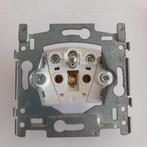 Niko 170-32100 - Sokkel voor stopcontact met penaarde 21mm, Ophalen of Verzenden, Nieuw