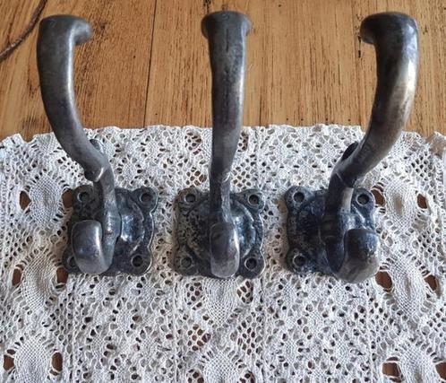 3 Stoere robuuste vintage kapstokhaken, Huis en Inrichting, Woonaccessoires | Kapstokken, Zo goed als nieuw, Wandhaken, Metaal
