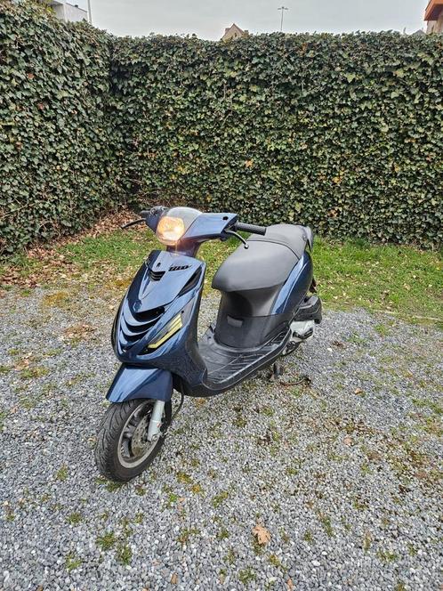 Piaggio zip 4T A-klasse, Fietsen en Brommers, Scooters | Piaggio, Zo goed als nieuw, Zip, Ophalen