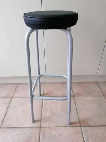 Tabouret haut (83 cm) disponible aux enchères